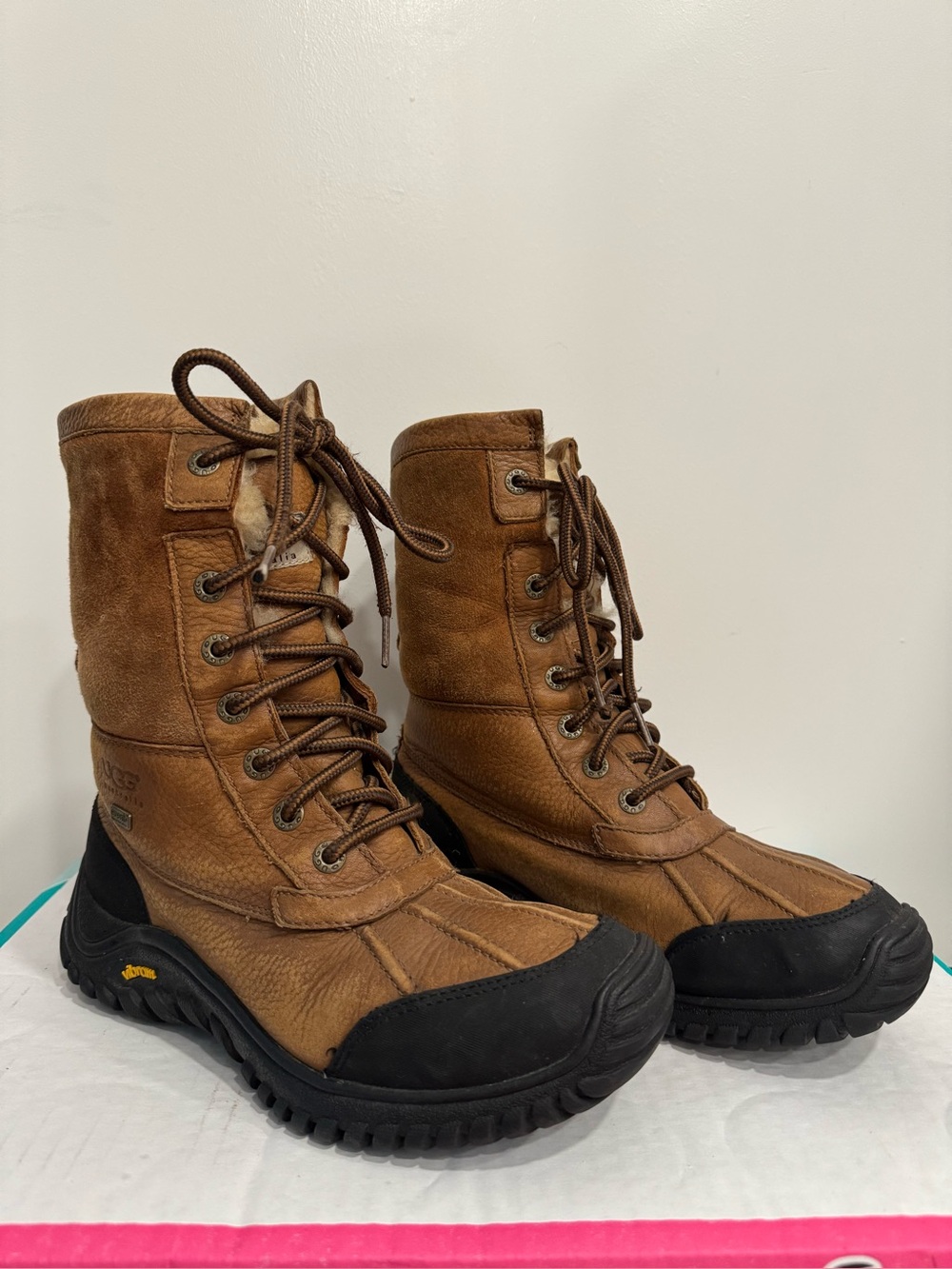 UGG Adirondack II Womens 7 Brown Vibram Winter Snow Lined Leather Boots